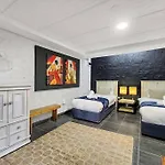 Spacious Family Apartment Near Beach With Inverter